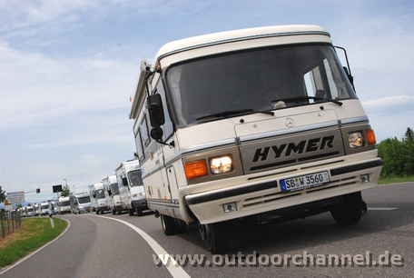 PRO_50_Jahre_Hymer_schlange_old_jpg_907265.jpg