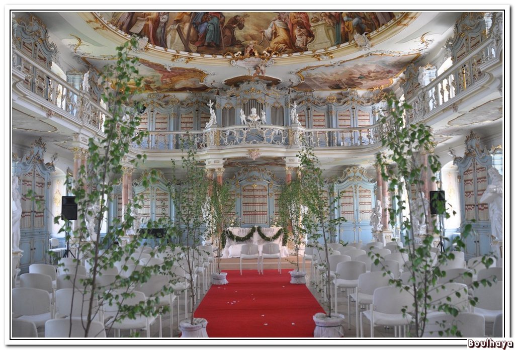 Salle de bibliothèque_2.JPG