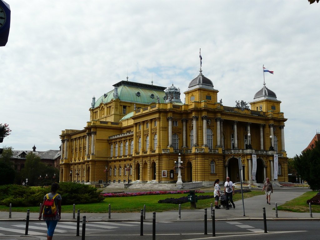 41 theatre national croate.JPG