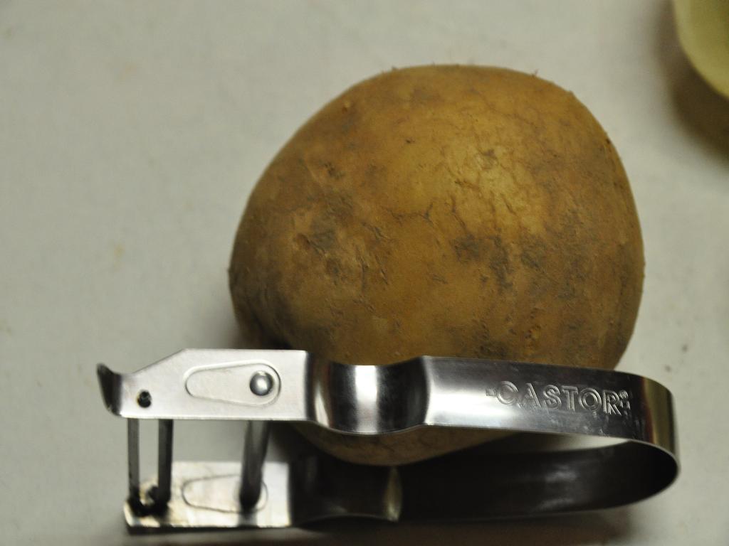 Pour satisfaire less curiosités