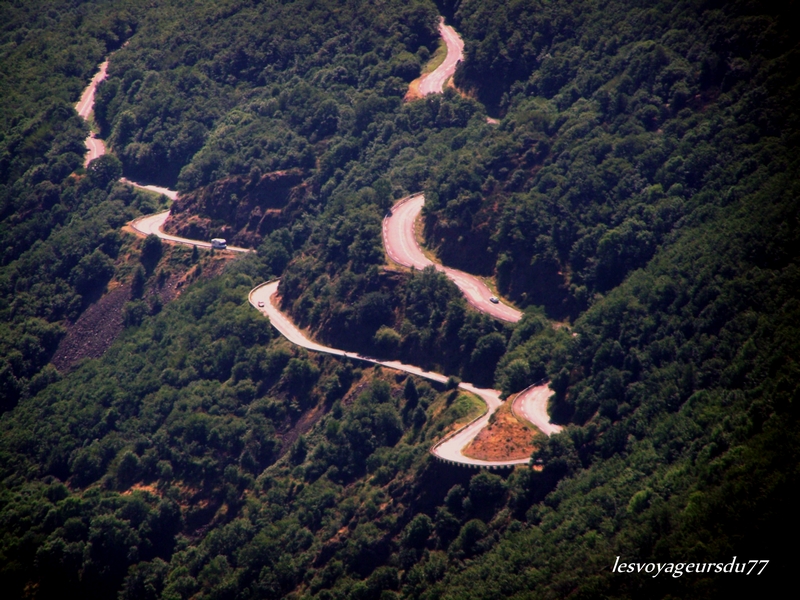 la meme photo au zoom ,belle route non?
