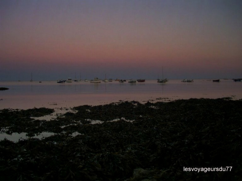 la nuit tombe sur la mer