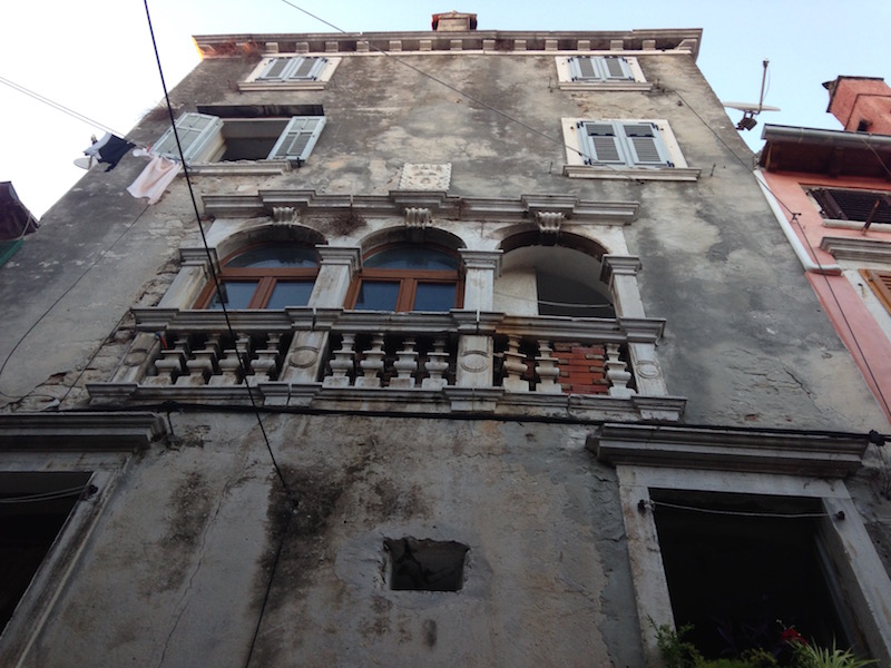 Maisons pas toujours rénovées mais charmantes