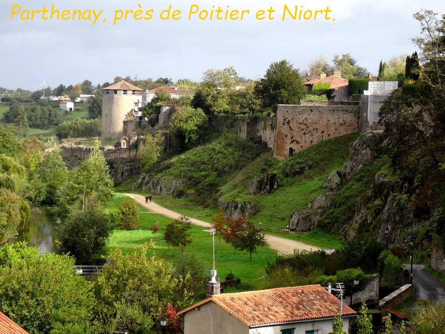 01 Parthenay. Le rempart .JPG