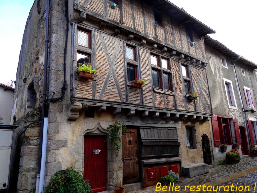 09 Parthenay. Rue de la Vau St Jacques .JPG