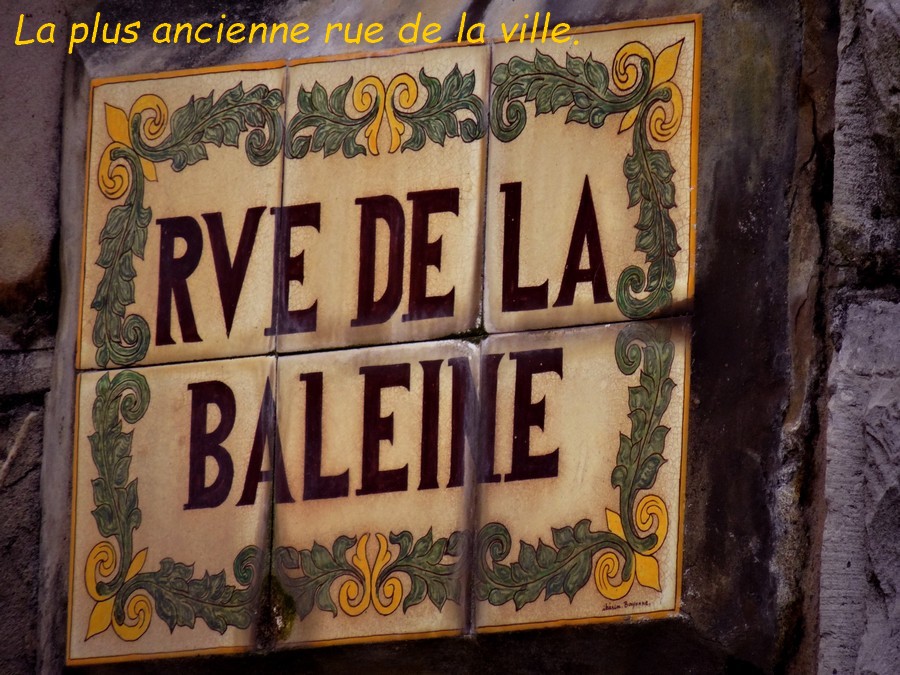 07 St Jean de Luz. La plus ancienne rue .JPG