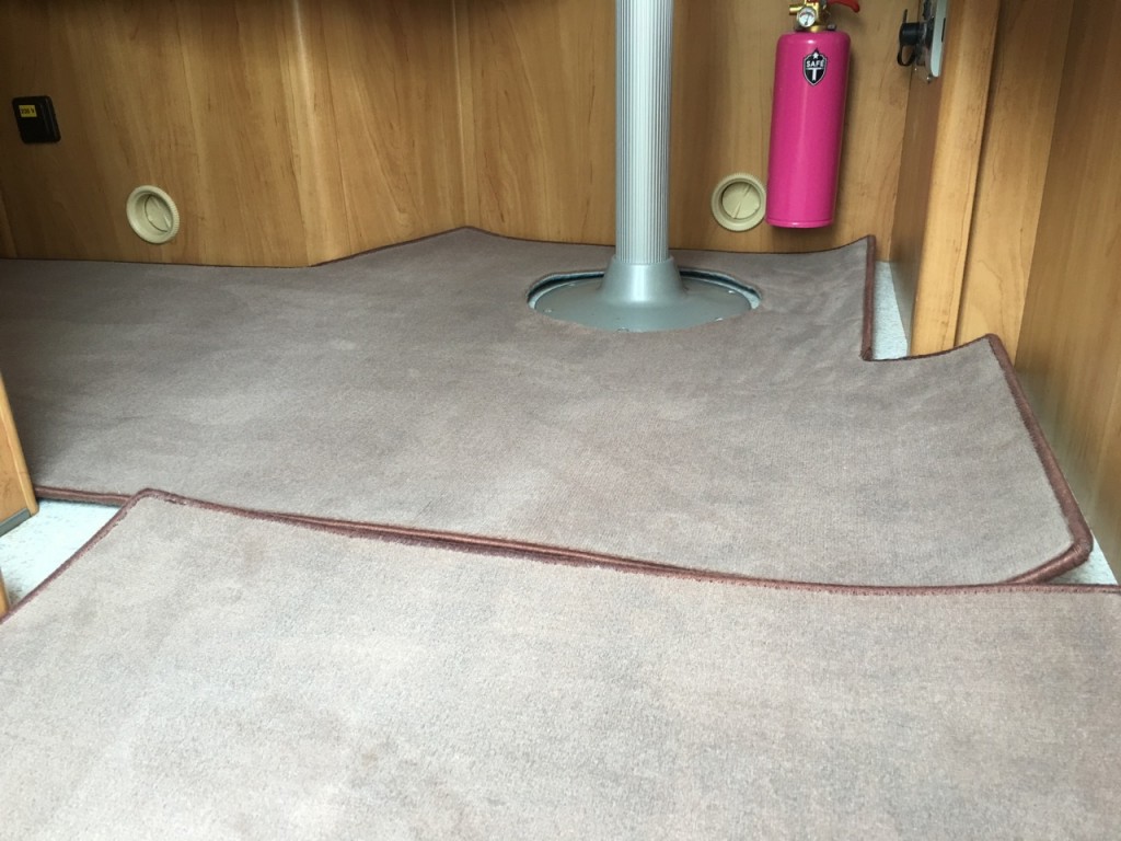 IMG_1621.jpg (307.18 Kio) Vu 46976 fois Moquette