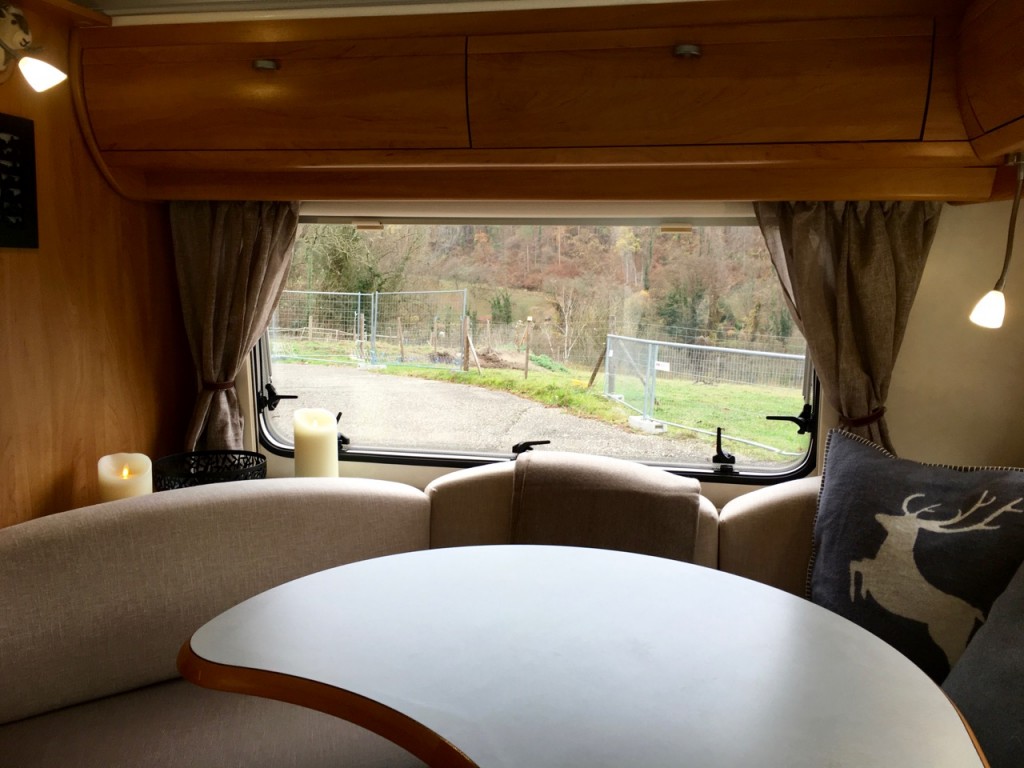 IMG_1700.jpg (252.69 Kio) Vu 46985 fois Salon, vue latérale