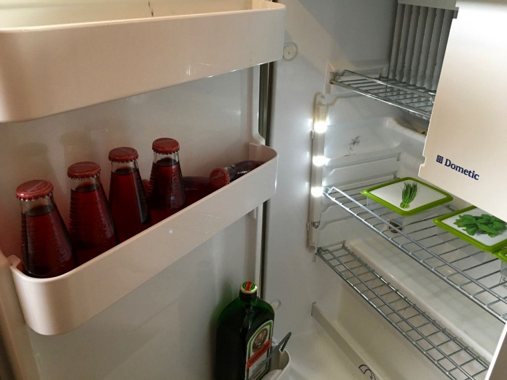 IMG_1707.jpg (196.7 Kio) Vu 46989 fois LED Réfrigérateur