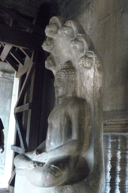 abouddhaprotegeangkor.JPG