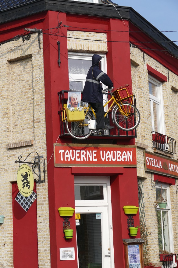 Retour à Bergues : Plus calme ..