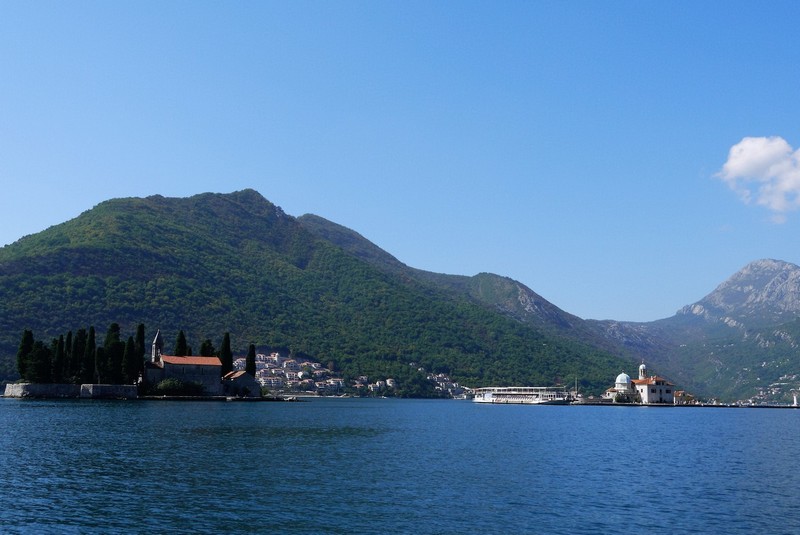 îlots face à Pérast.jpg