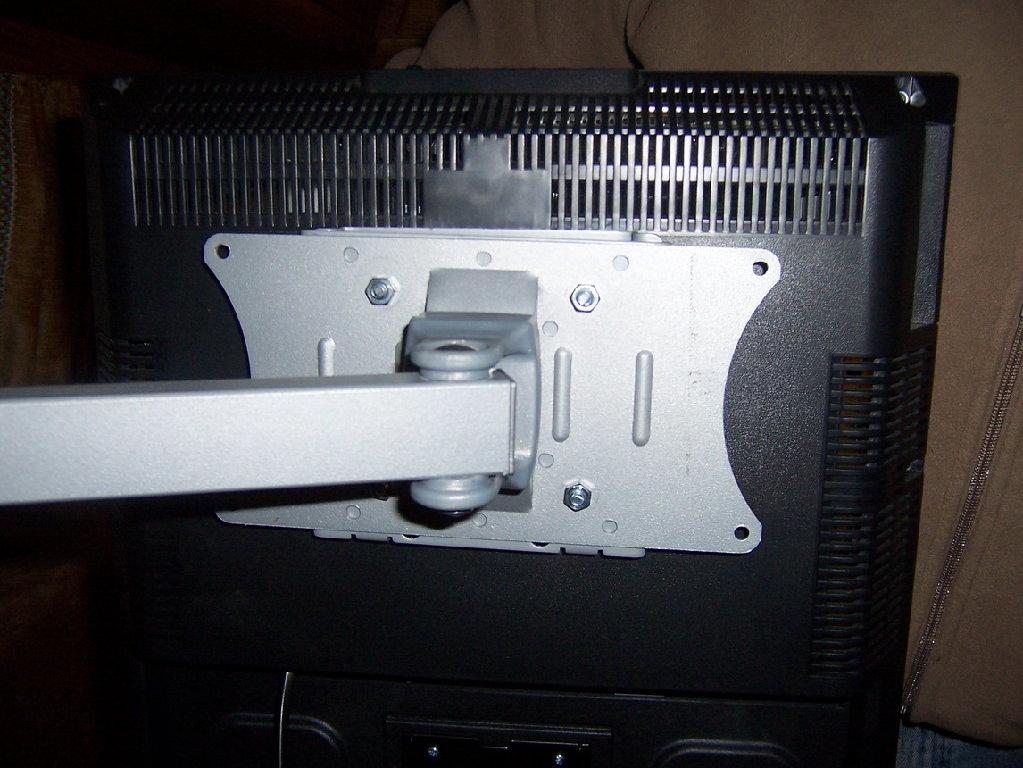 8.télé en place.jpg