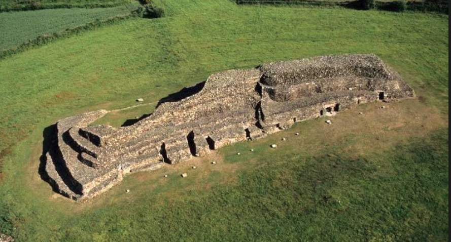 Cairn de Barnenez 2.jpg