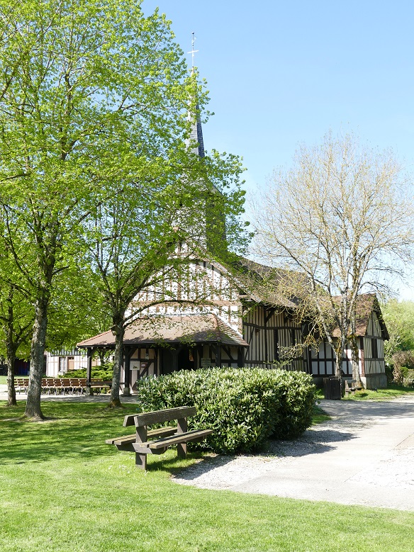 Eglise reconstruite pièce par pièce .