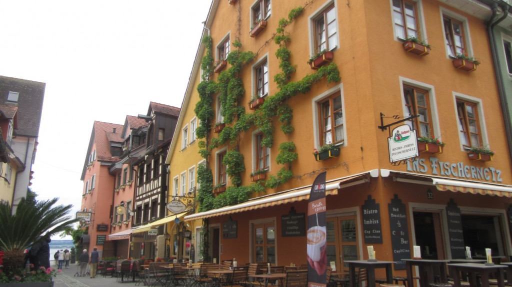 IMG_4825.JPG (191.32 Kio) Vu 11958 fois Meersburg : rue menant vers le Lac