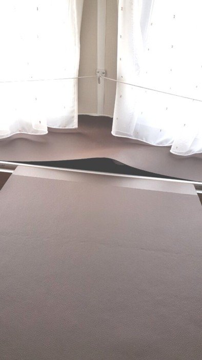 Presque le même marron que la table