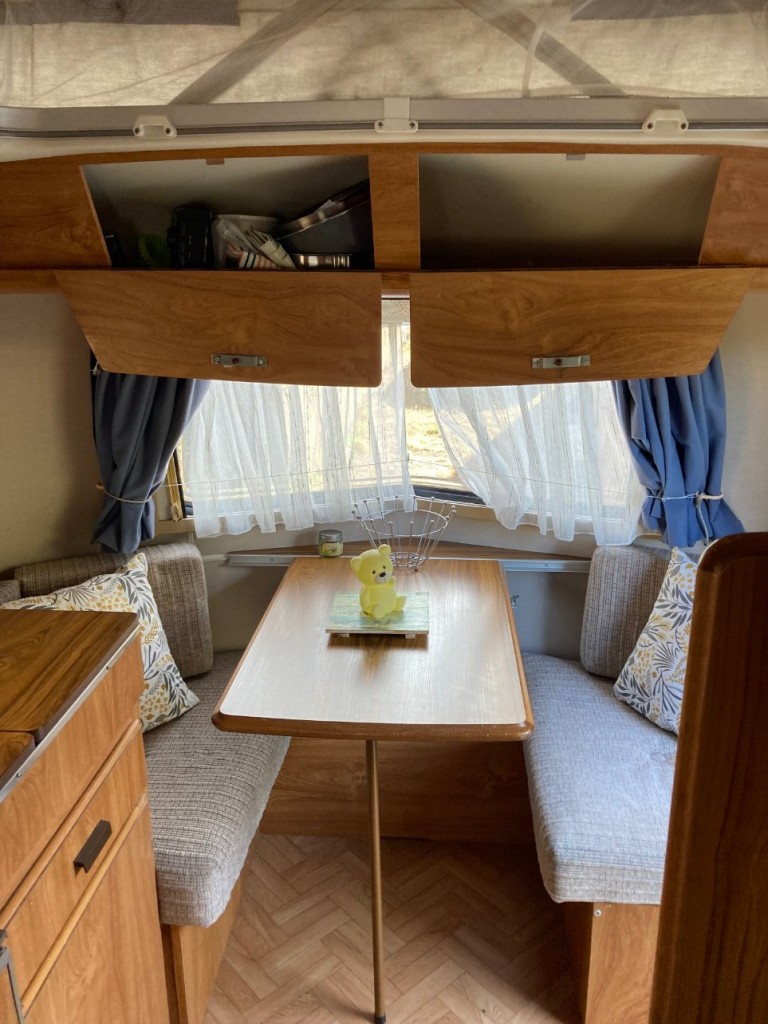 l'intérieur