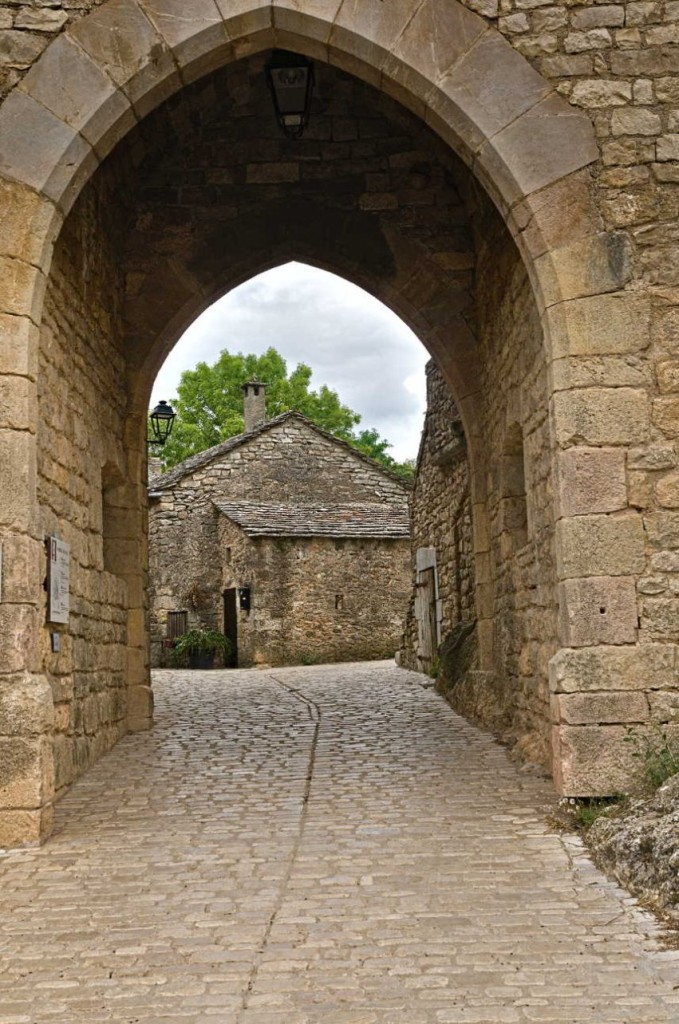 La Couvertoirade Porche.jpg
