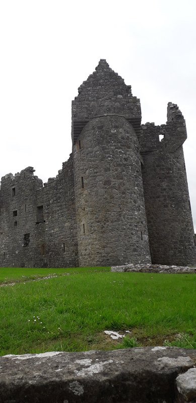 Monea castle