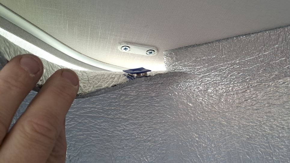 detail fixation toit.jpg