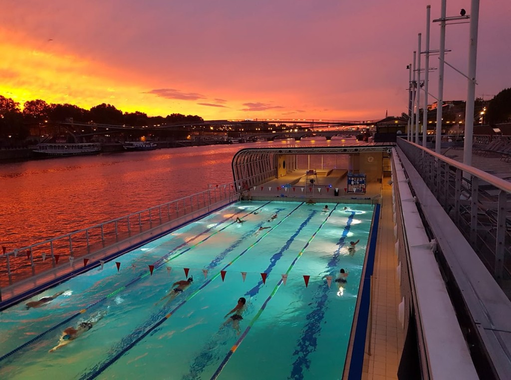 Paris piscine.jpg