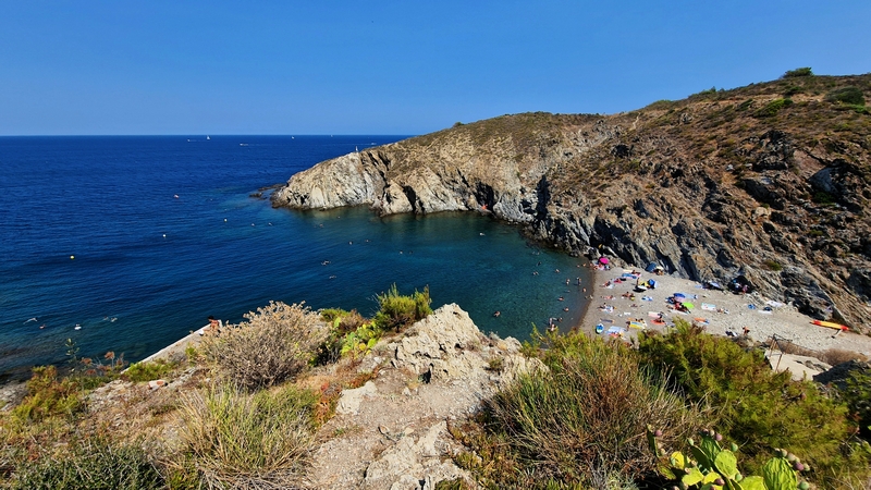 Côte Vermeille. Plage du Troc. Banyuls