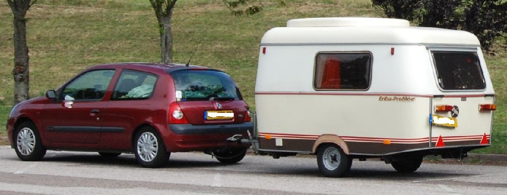 Du Doubs vers la Moselle tirée par une Clio 1.4 16V.