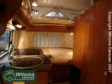 Eriba-Touring-GoldEdition-430-binnen.JPG