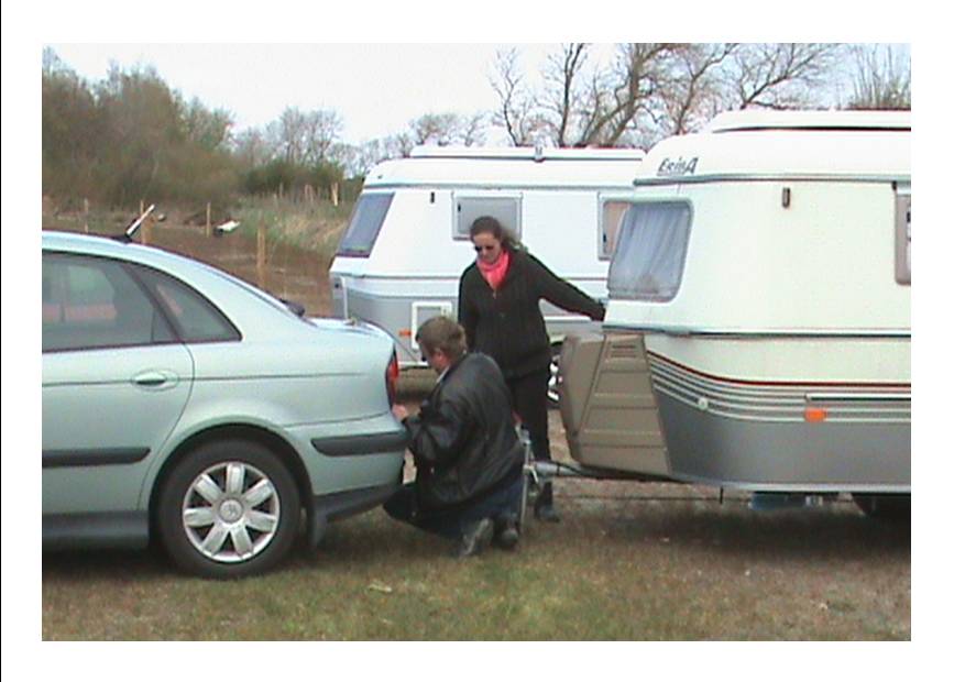 Tu peux y aller, je la tiens la caravane ! Elle ne va pas se sauver !