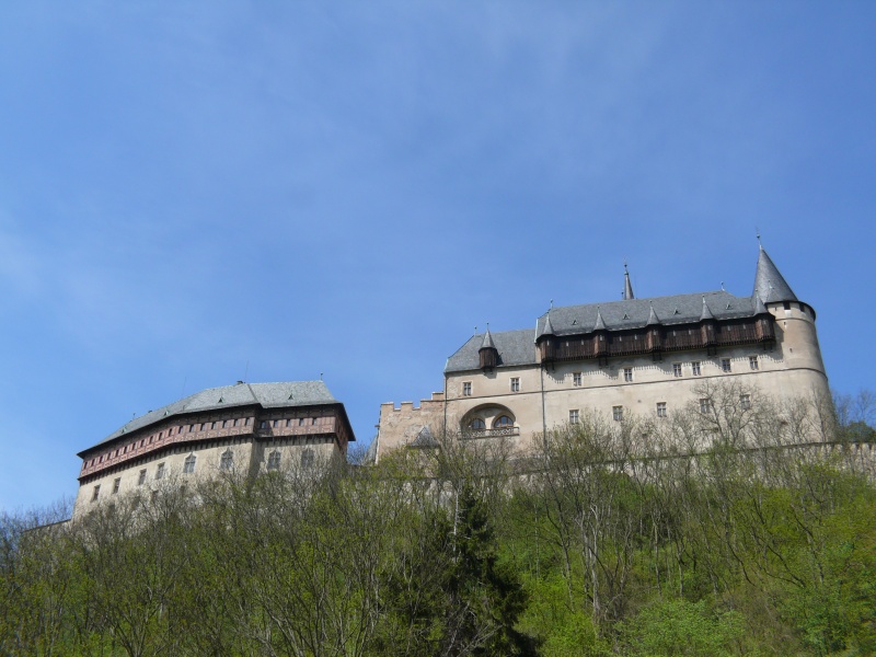 25 le chateau   tel qu'on le voit en montant à pied.JPG