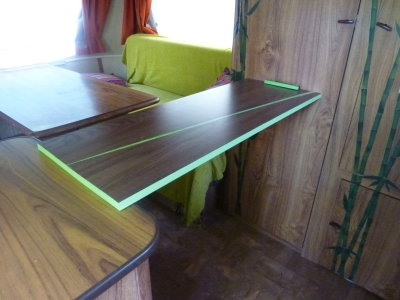 dinette1.jpg