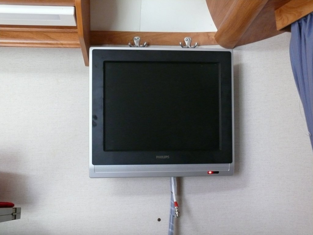fixation téléviseur.jpg