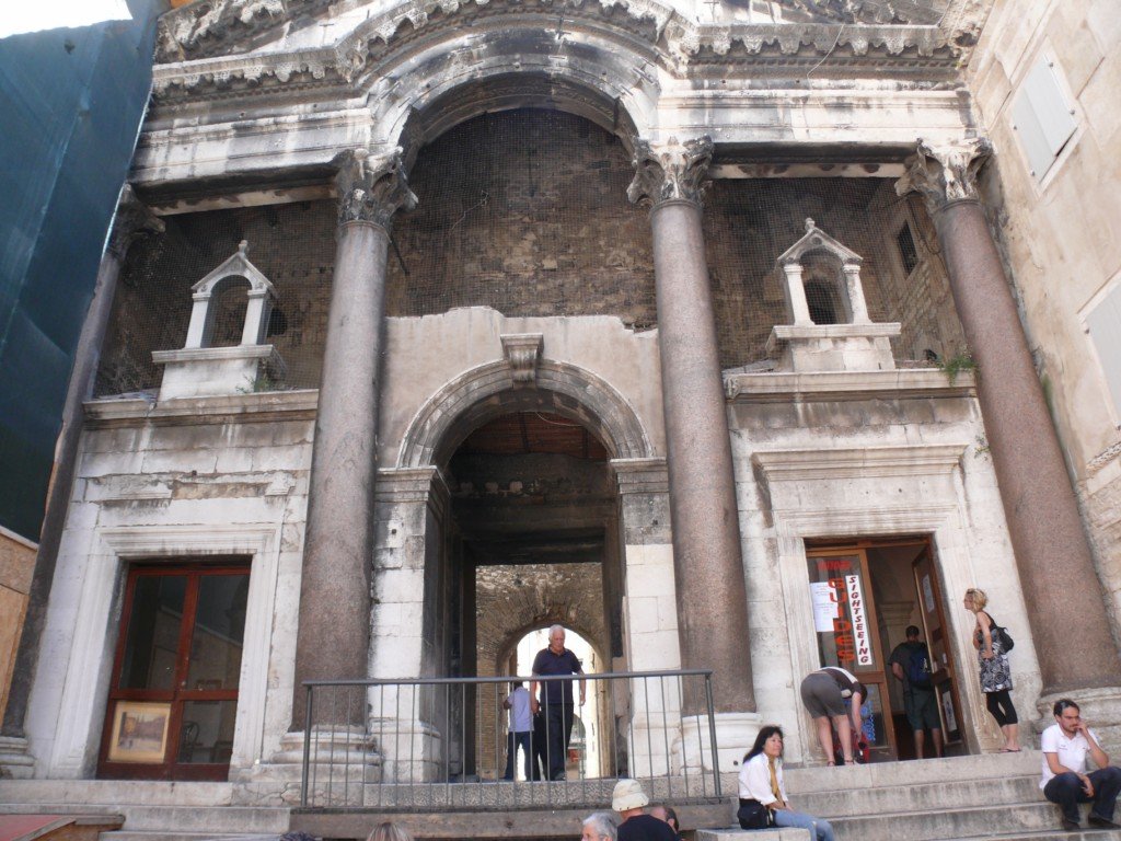 Split - Palais de Dioclétien  (vestiges).JPG