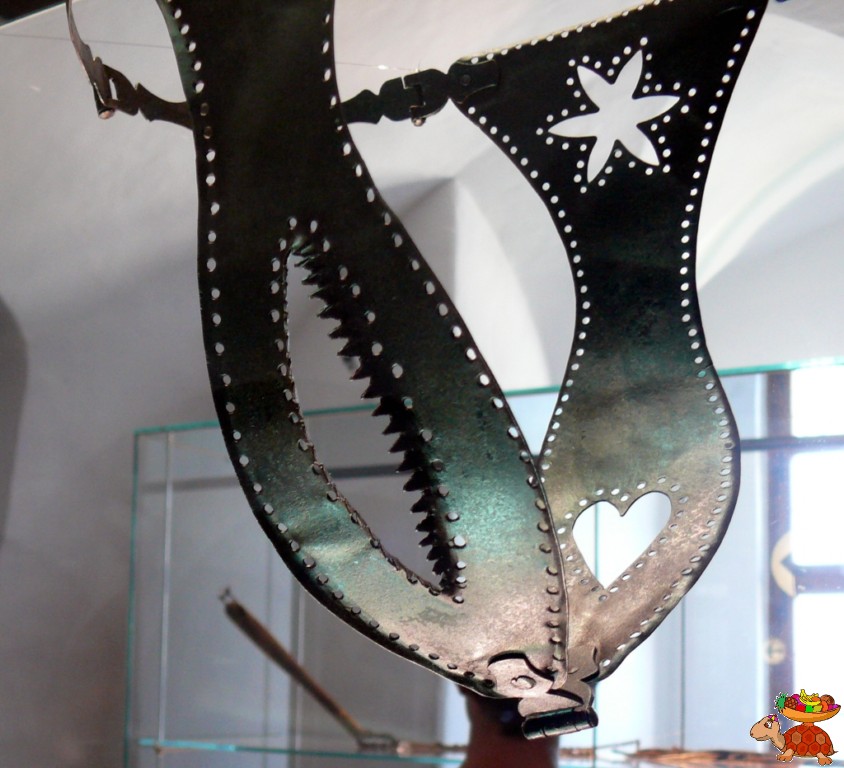 Ceinture de chasteté_3 (2).jpg