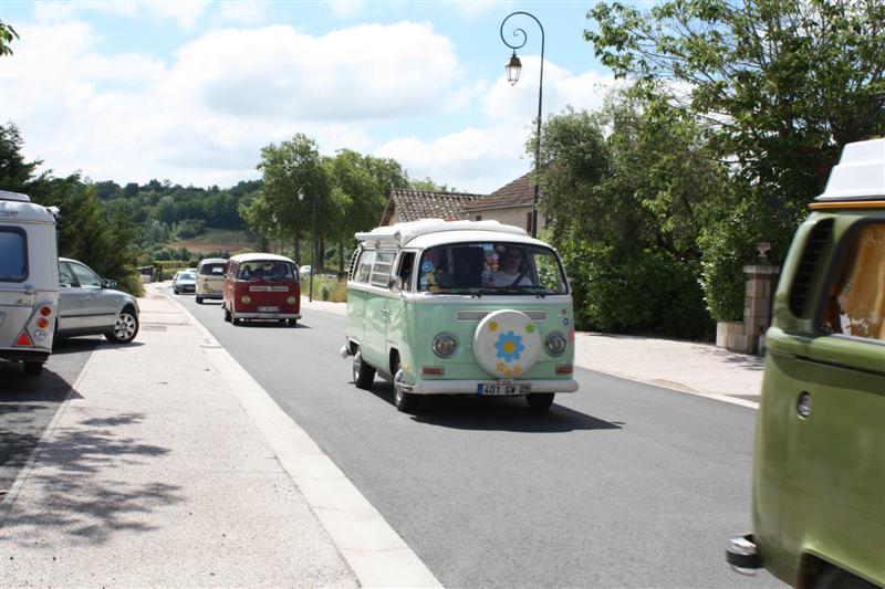 Rencontre insolite à la sortie de Castelnau de Montmiral