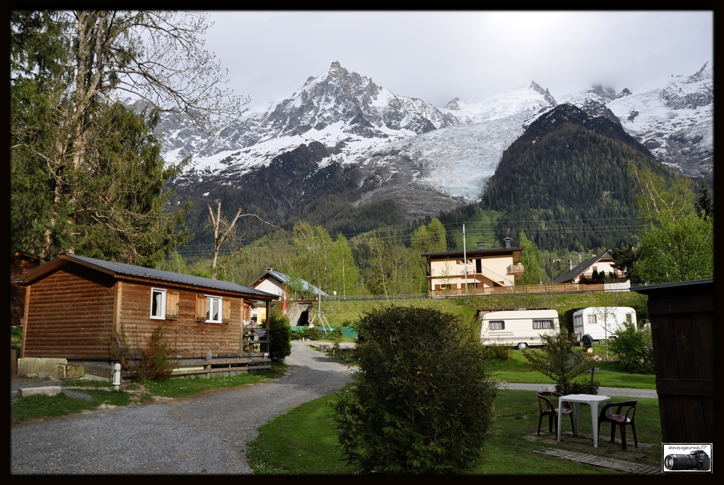 Le camping face a  l'Aiguille du Midi