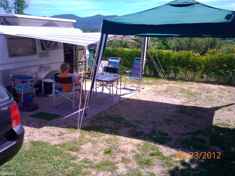 L'emplacement, vu sur les montagne et le Mt Ventoux , super