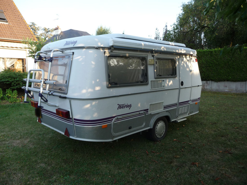 P1000809-W.jpg