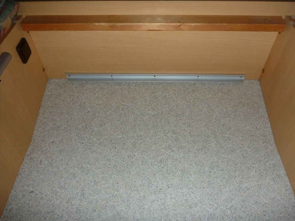 Détail pose rail table.JPG
