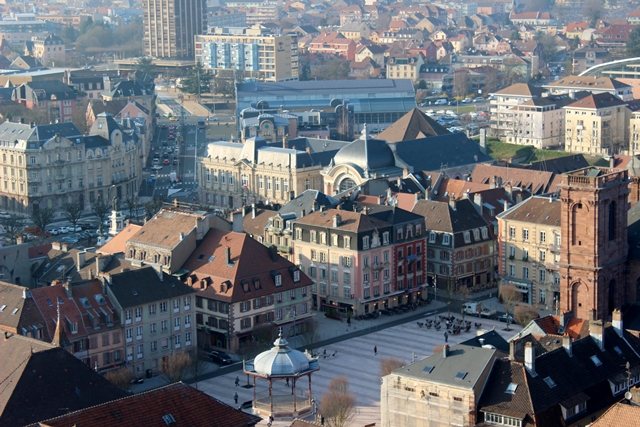 on peut voir la place d'arme