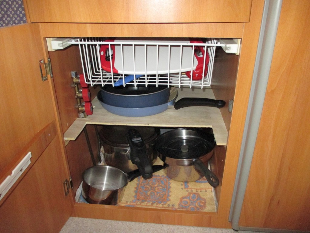 aménagement sous lavabo.JPG