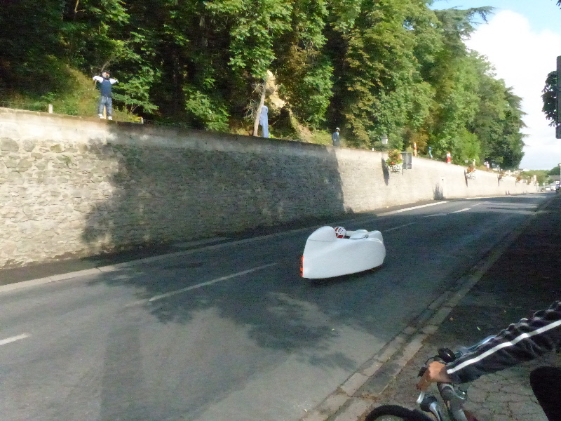 1ere rencontre un bolide entierement carossé