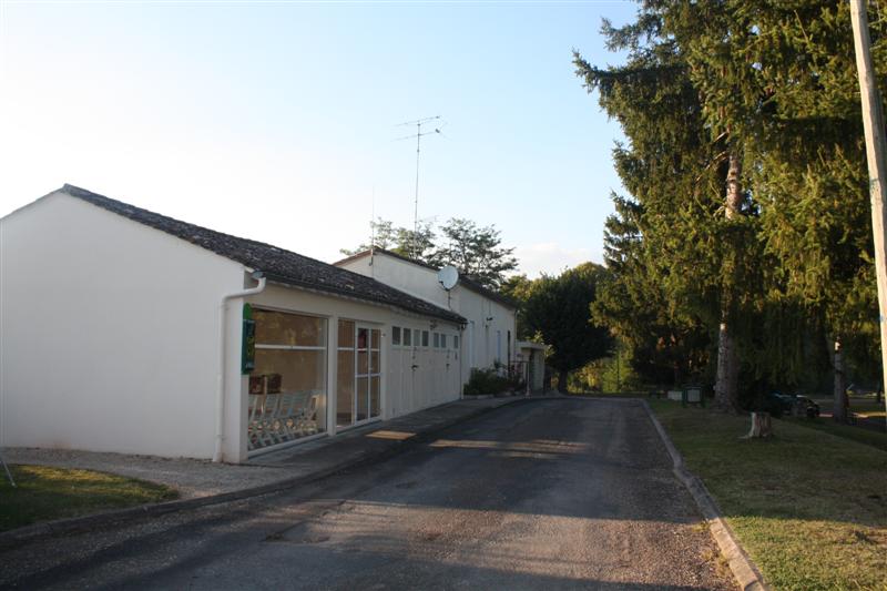 Salle de jeux et télé