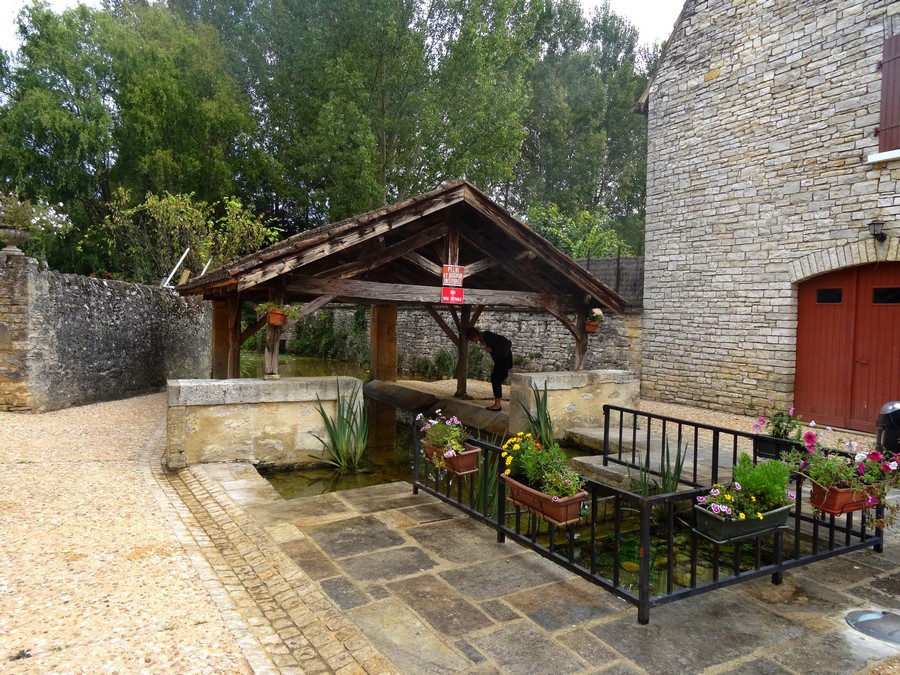 DAGLAN le lavoir.JPG