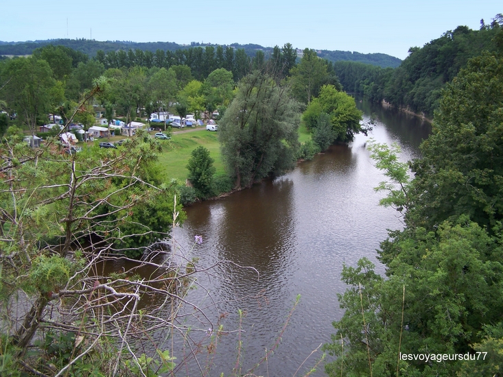 la Vézère devant les emplacements,super pour la baignade et la pêche