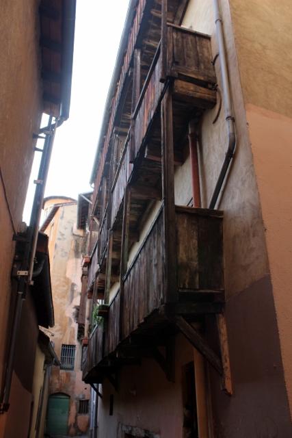 St-Georges, la plus vieille maison de Lyon, (1524), avec balcons en bois