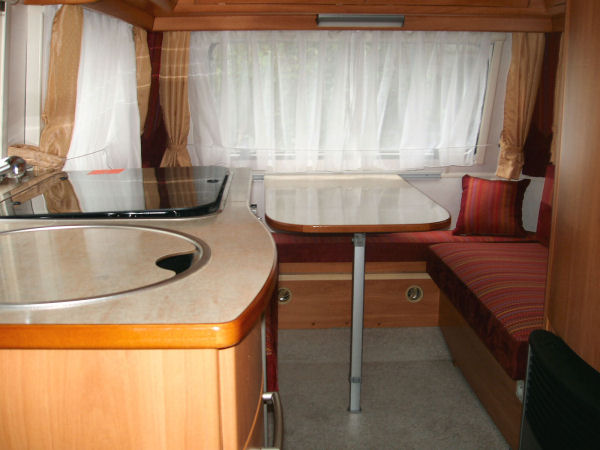 dinette AR.JPG