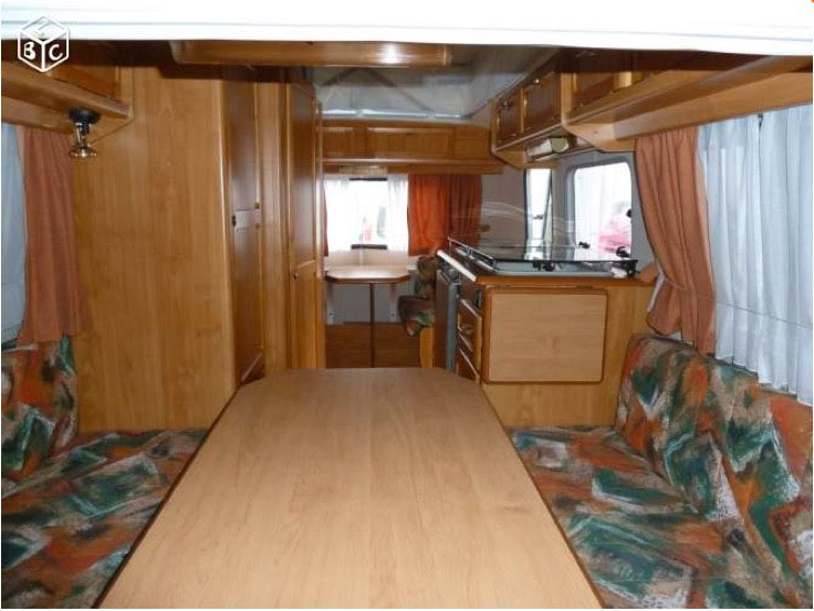 Eriba-Triton-1995-interieur.jpg
