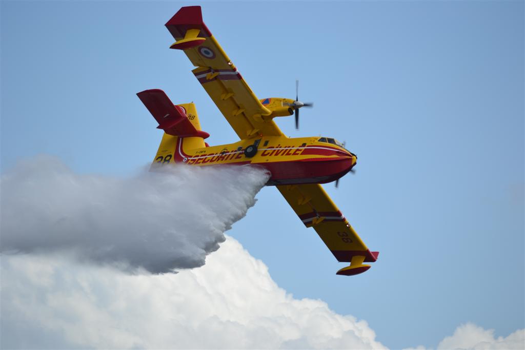 Biscarosse Canadair 124 (5) (Large).jpg